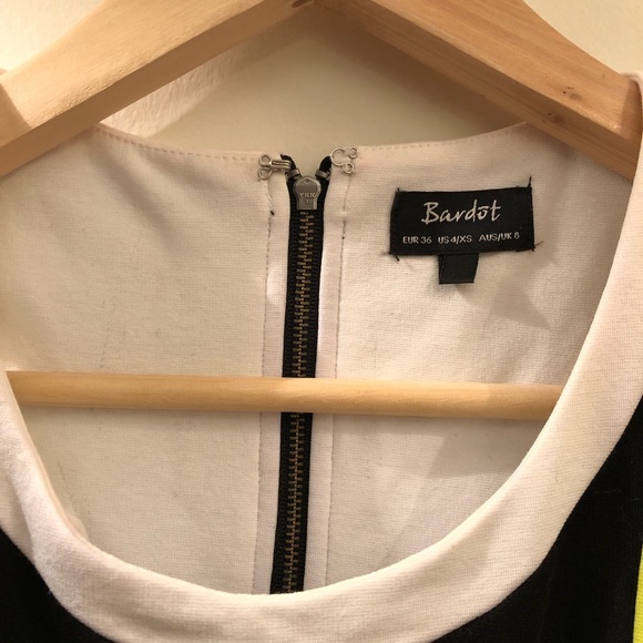 Bardot cutout minidress - Picture 3 of 4